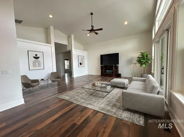 $1,480,900 | 25792 River Road, Grand View, ID 83624