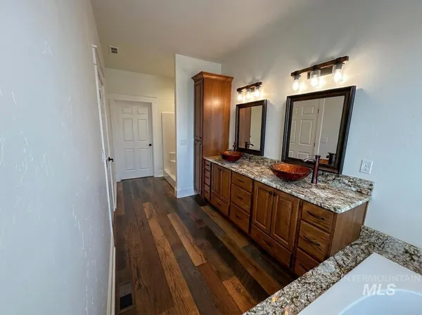 $1,480,900 | 25792 River Road, Grand View, ID 83624