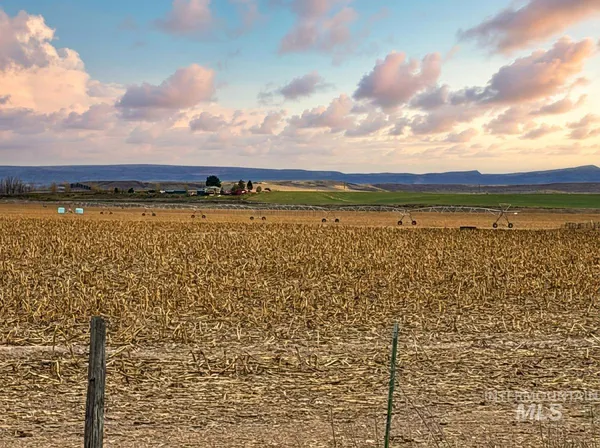 $1,480,900 | 25792 River Road, Grand View, ID 83624