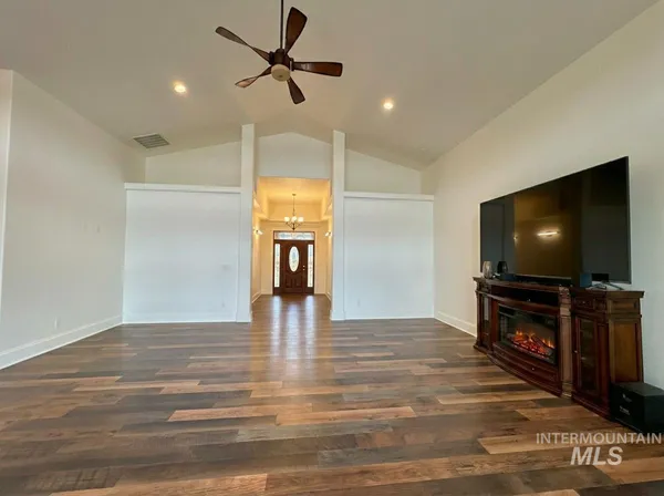 $1,480,900 | 25792 River Road, Grand View, ID 83624