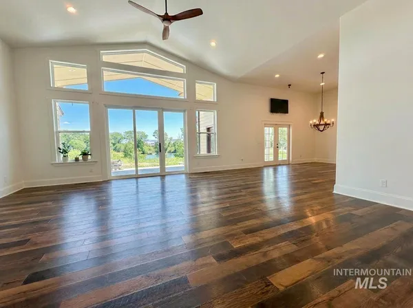 $1,480,900 | 25792 River Road, Grand View, ID 83624