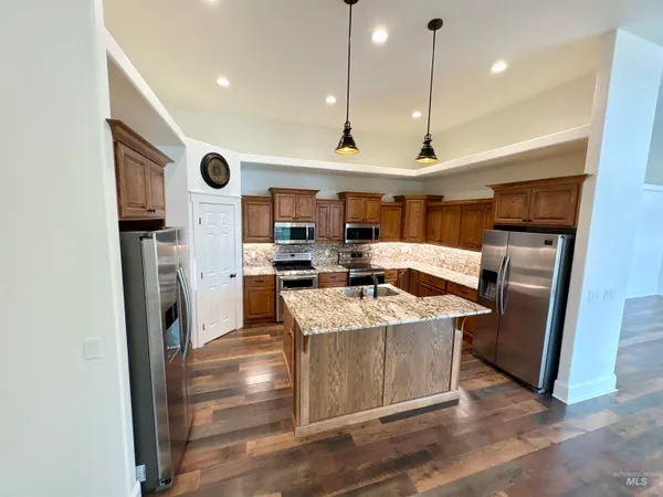 $1,480,900 | 25792 River Road, Grand View, ID 83624