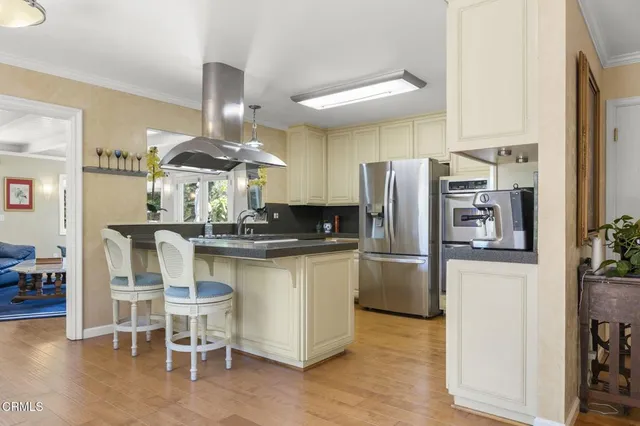 $1,100,000 | 124 Reddington Court, Camarillo, CA 93010