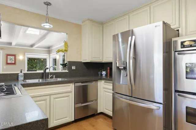 $1,100,000 | 124 Reddington Court, Camarillo, CA 93010