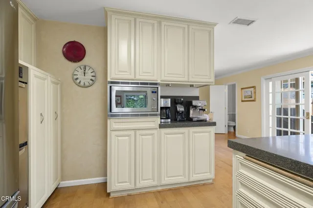 $1,100,000 | 124 Reddington Court, Camarillo, CA 93010