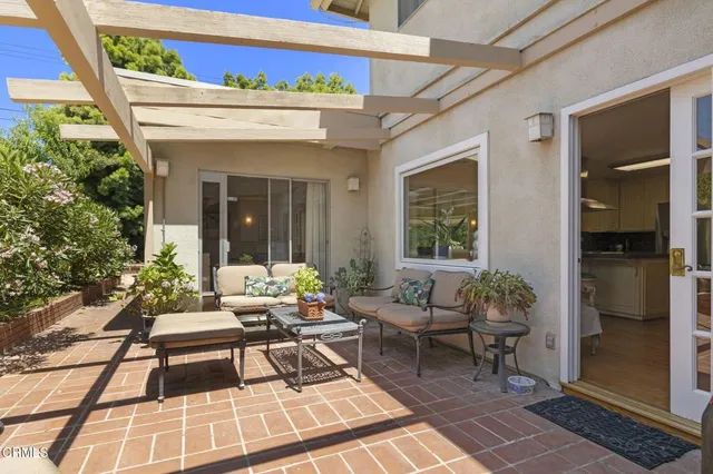 $1,100,000 | 124 Reddington Court, Camarillo, CA 93010