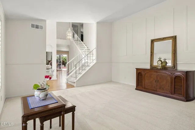 $1,100,000 | 124 Reddington Court, Camarillo, CA 93010