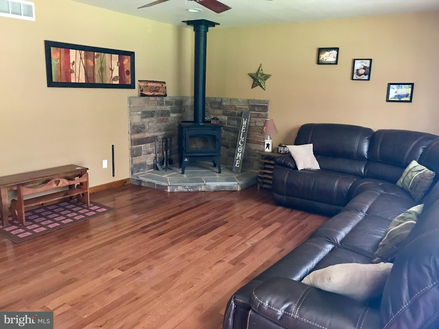 4501 Bernard Road Newfield, NJ 08344 - Photo 2 of 25 Living Room