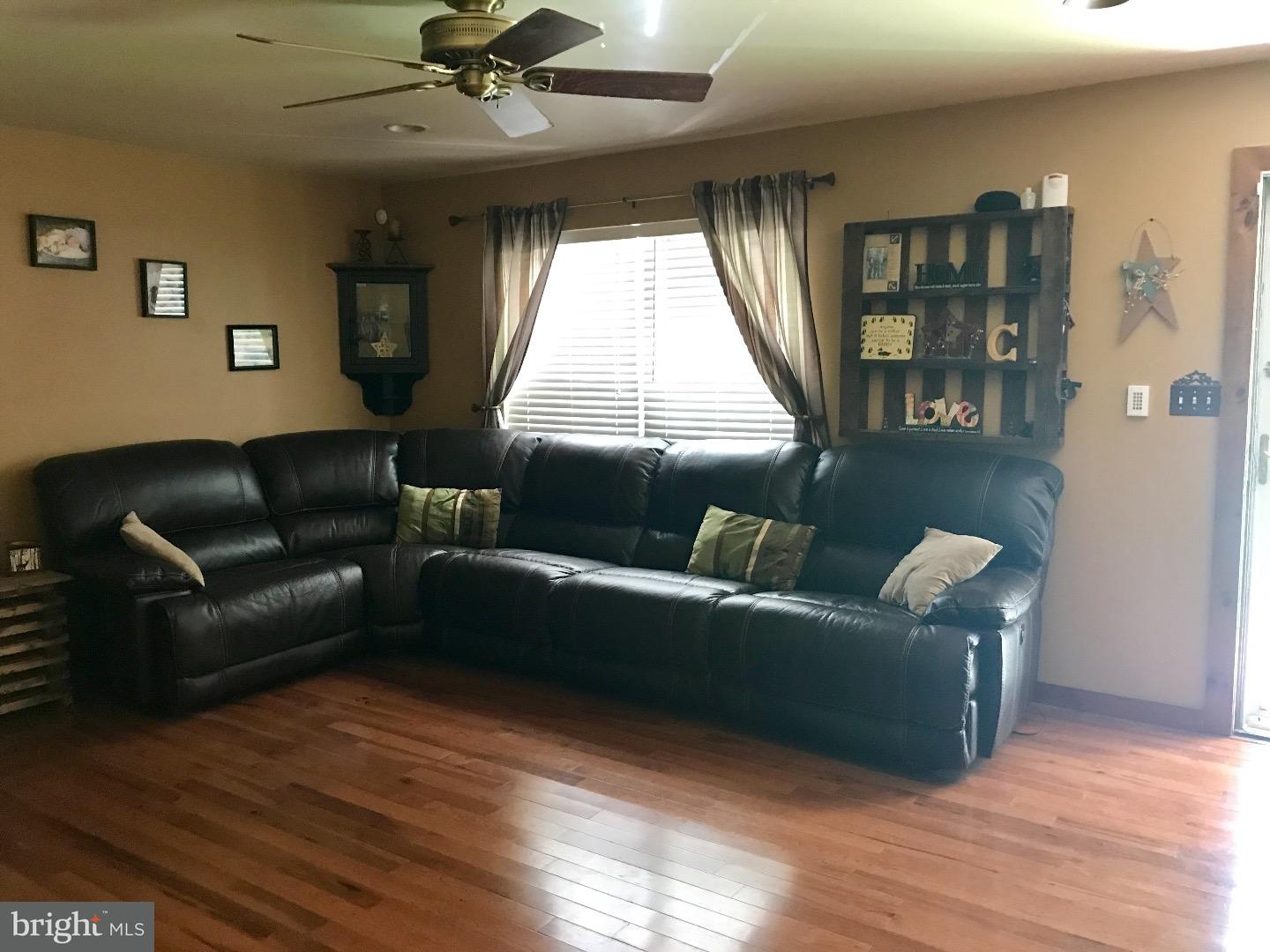 4501 Bernard Road Newfield, NJ 08344 - Photo 3 of 25 Living Room