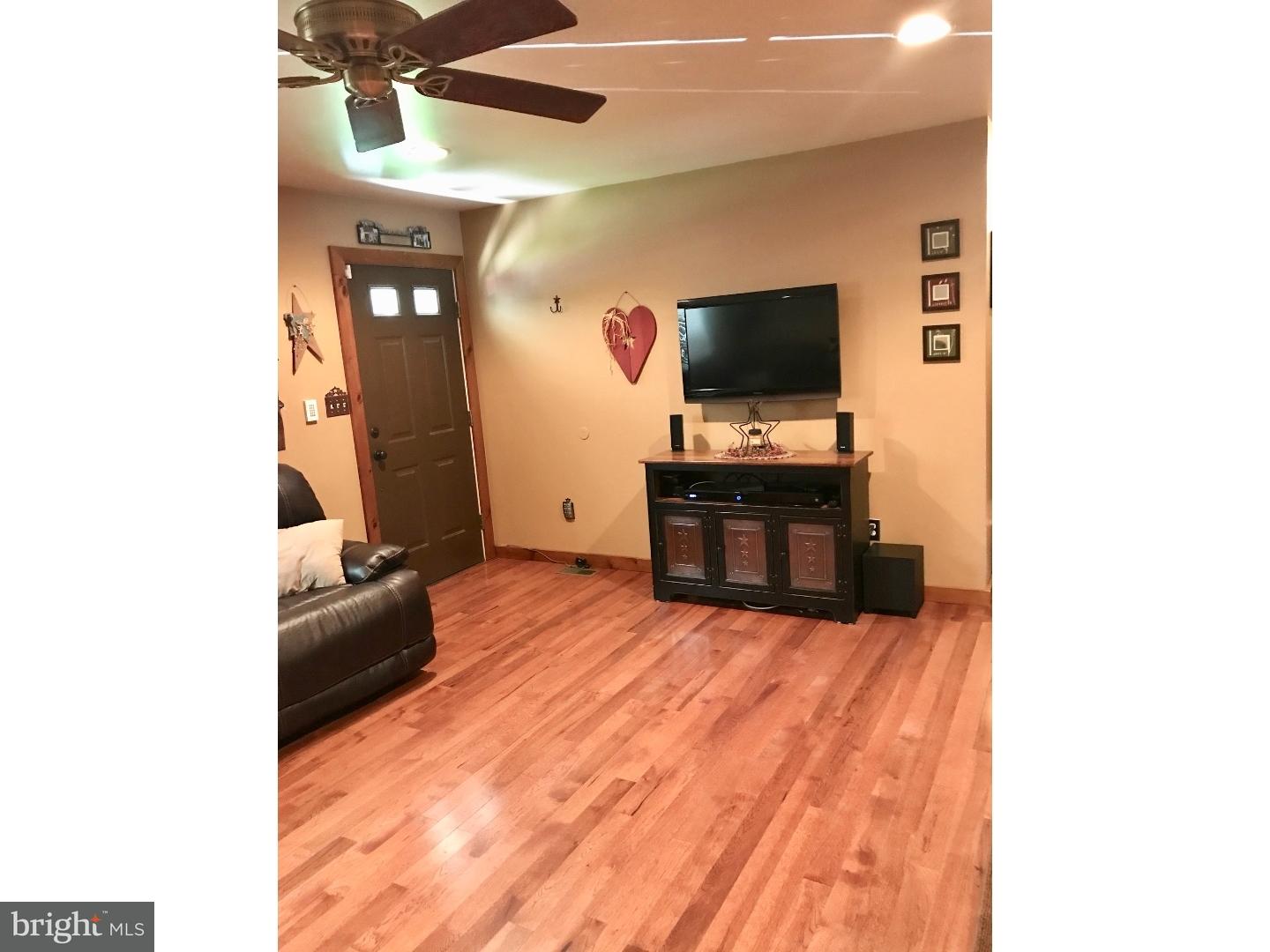 4501 Bernard Road Newfield, NJ 08344 - Photo 4 of 25 Living Room