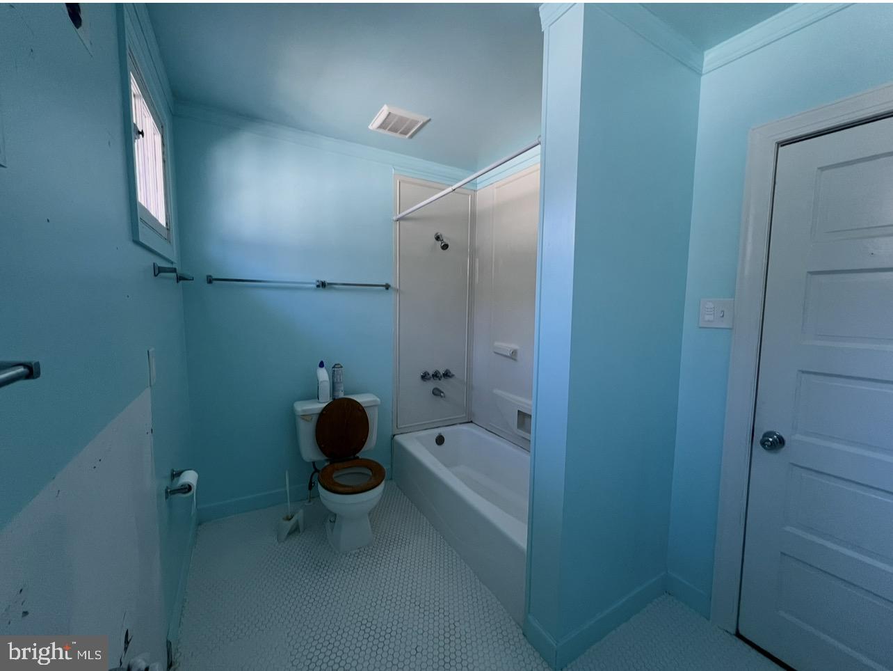 13 Beach Road Glen Burnie, MD 21060 - Photo 13 of 20 a bathroom with a shower