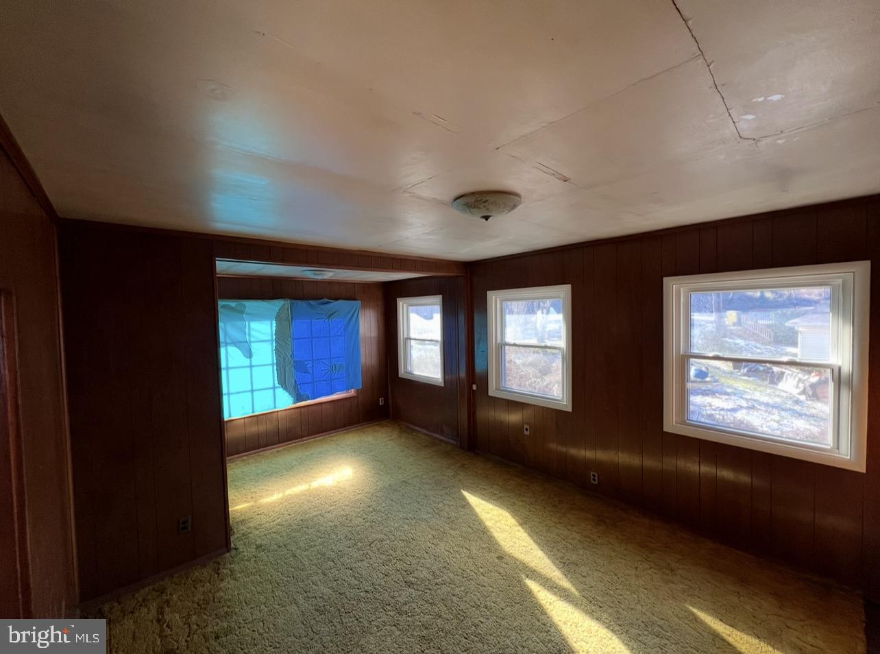 13 Beach Road Glen Burnie, MD 21060 - Photo 9 of 20 a view of an empty room with a window