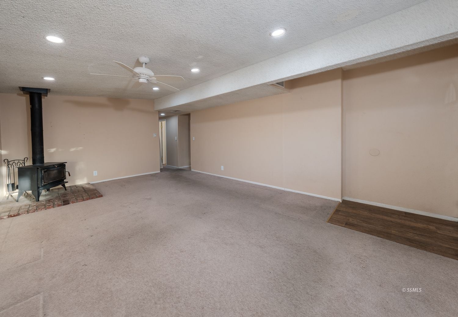 242 South Desert Candles Street Ridgecrest, CA 93555 - Photo 6 of 36 Gallery Image 6
