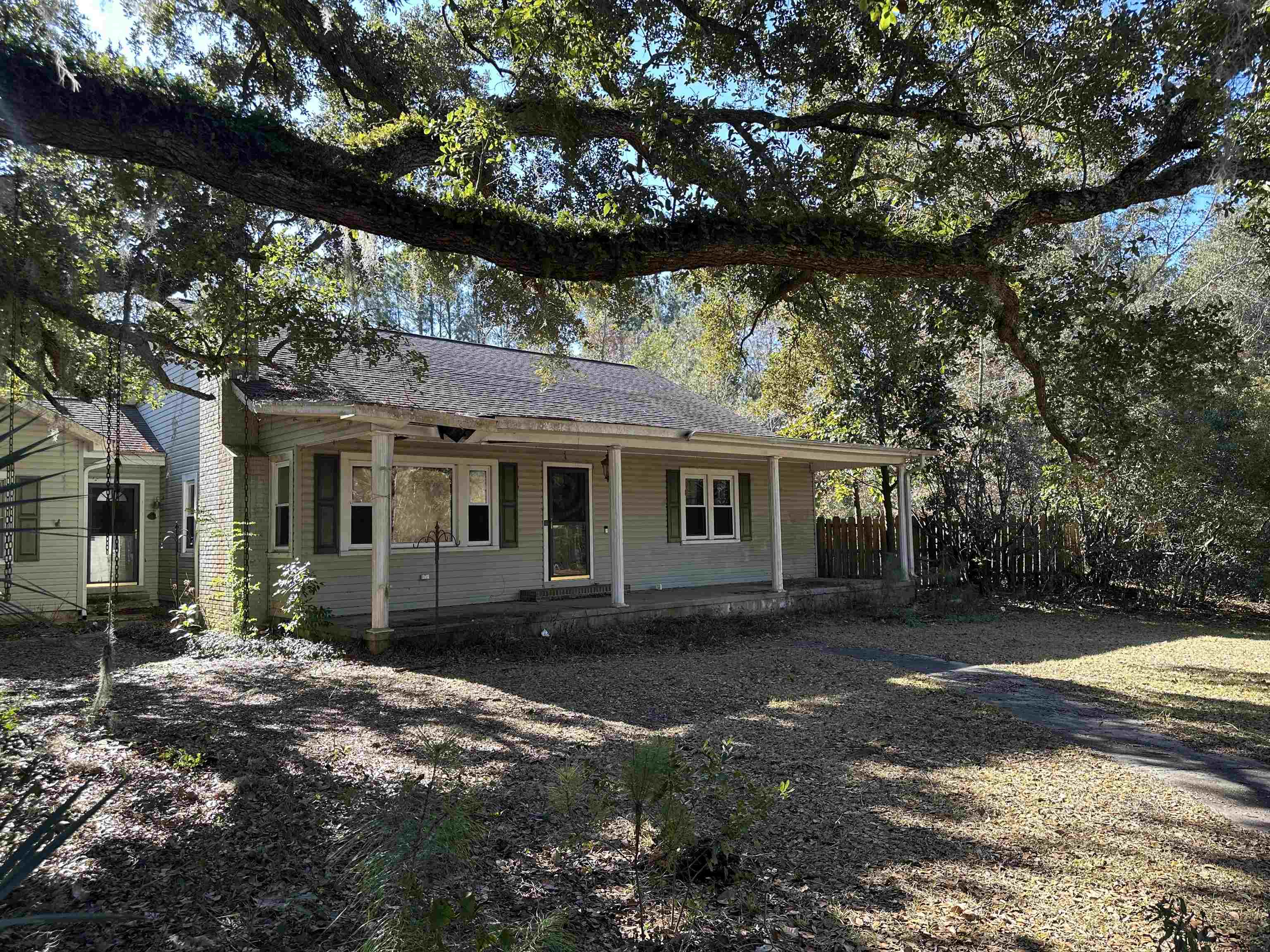 402 Wilkinson Street Georgetown, SC 29440 - Photo 2 of 47