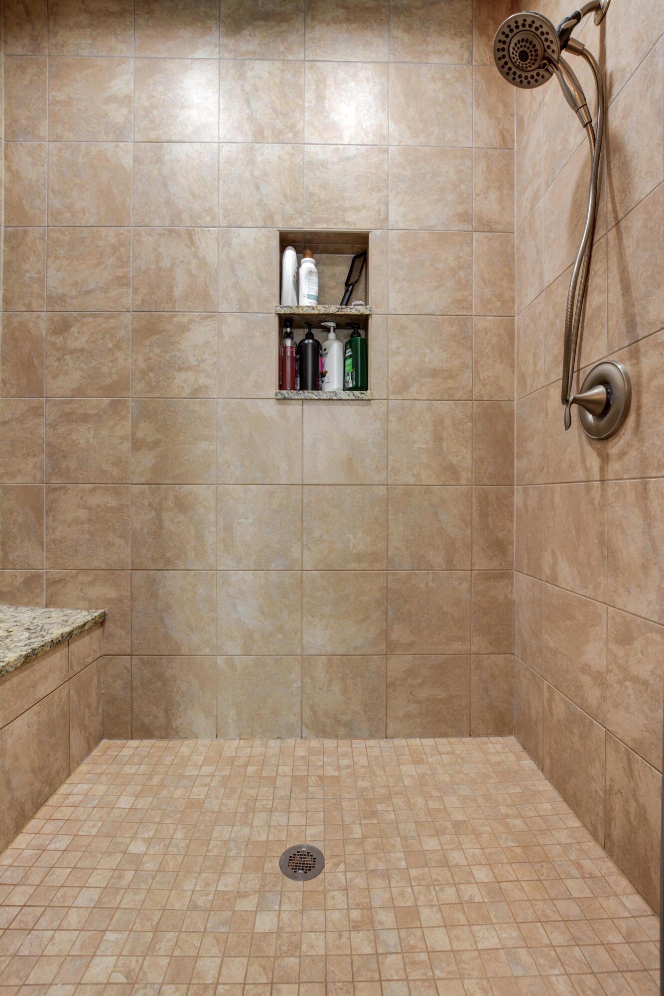 12800 Trenton Road Galena, OH 43021 - Photo 31 of 49 Owner Shower