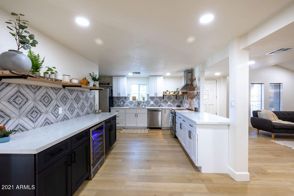 608 East Deepdale Road Phoenix, AZ 85022 - Photo 8 of 76 608EDeepdaleRd-58