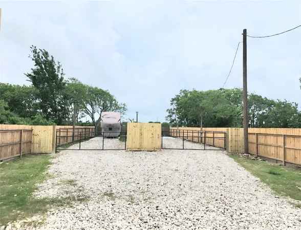 $145,000 | 715 9th Street, San Leon, TX 77539