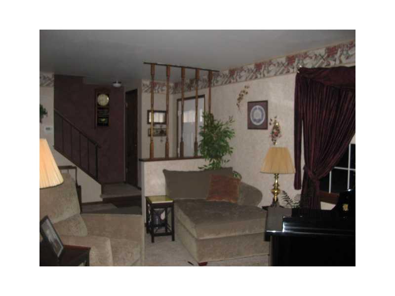 528 Edgeview Road Lower Burrell, PA 15068 - Photo 5 of 20 Living Room.