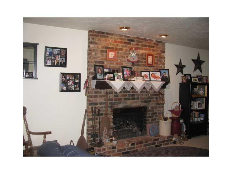 528 Edgeview Road Lower Burrell, PA 15068 - Photo 7 of 20 Family Room.