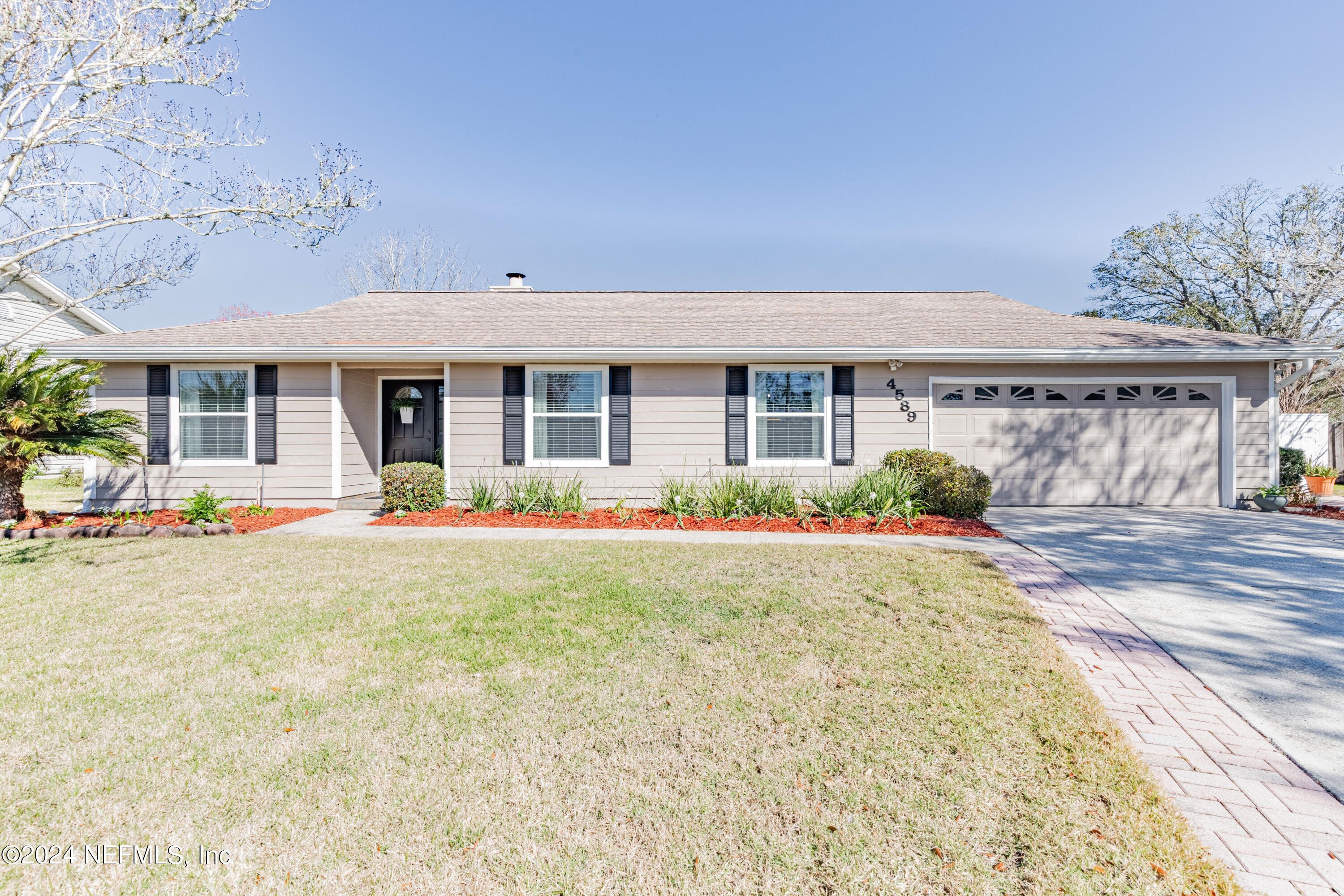 4589 Crosstie Rd North  