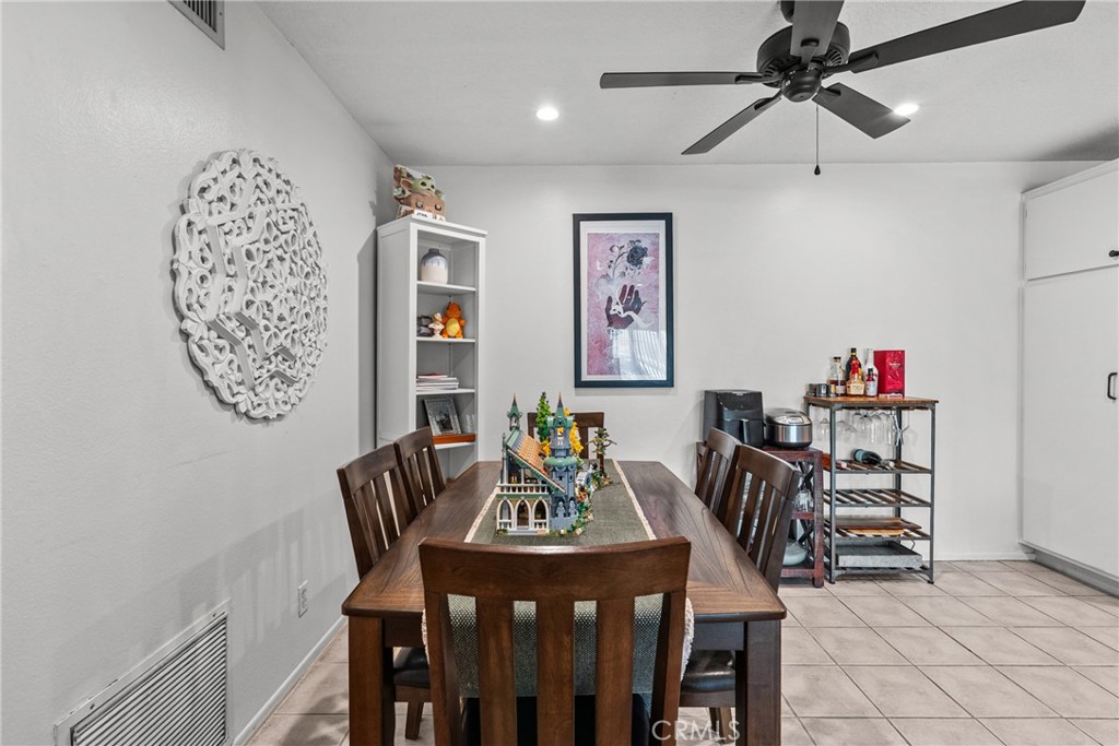 25736 Player Drive, Unit R4 Valencia, CA 91355 - Photo 17 of 50