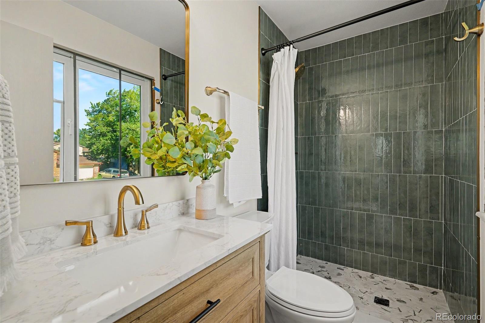 2065 South Rifle Street Aurora, CO 80013 - Photo 18 of 34