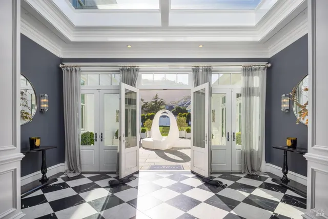 $28,000,000 | 201 Bridgeway, Sausalito, CA 94965