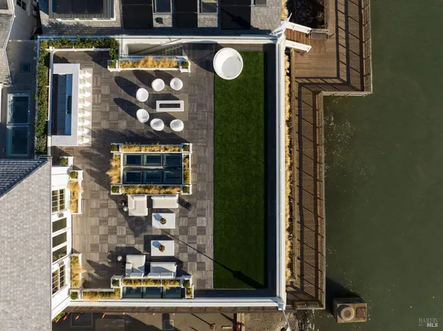 $28,000,000 | 201 Bridgeway, Sausalito, CA 94965