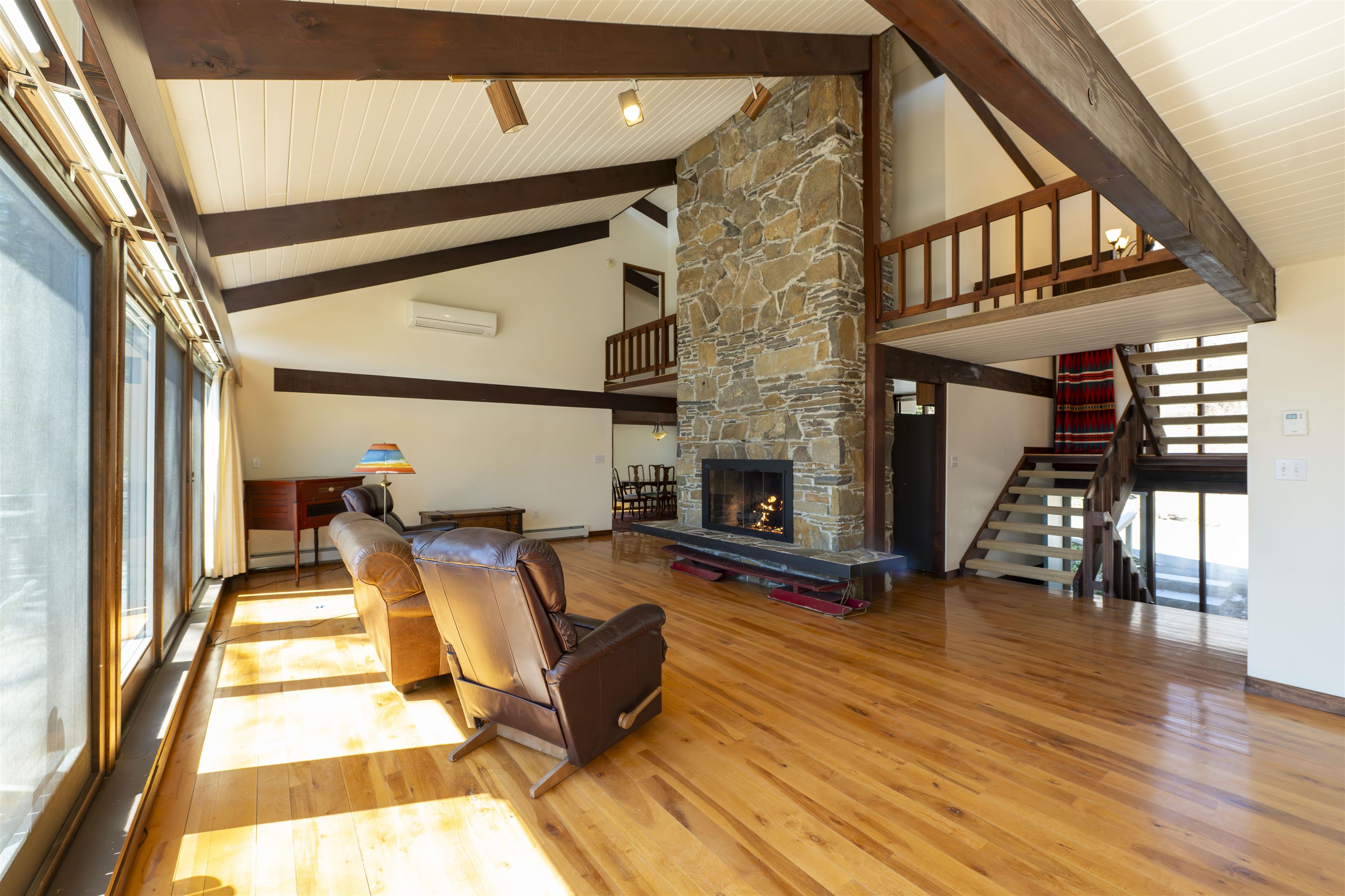 1877 Willard Road Hartford, VT 05059 - Photo 3 of 46