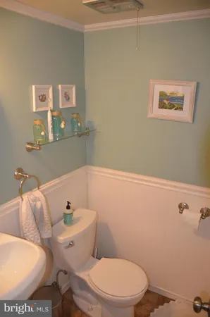 $5,000 | 8705 Yardley Drive, Alexandria, VA 22308