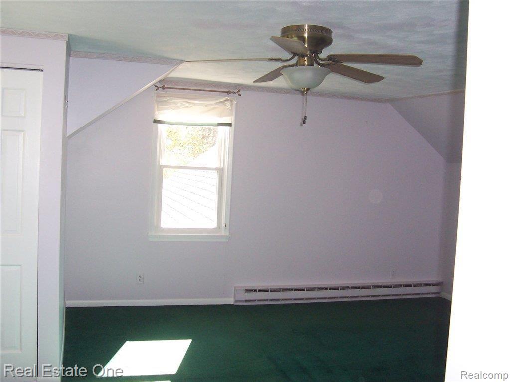 3181 Weygant Drive Rochester, MI 48306 - Photo 20 of 37 Large Master Bedroom