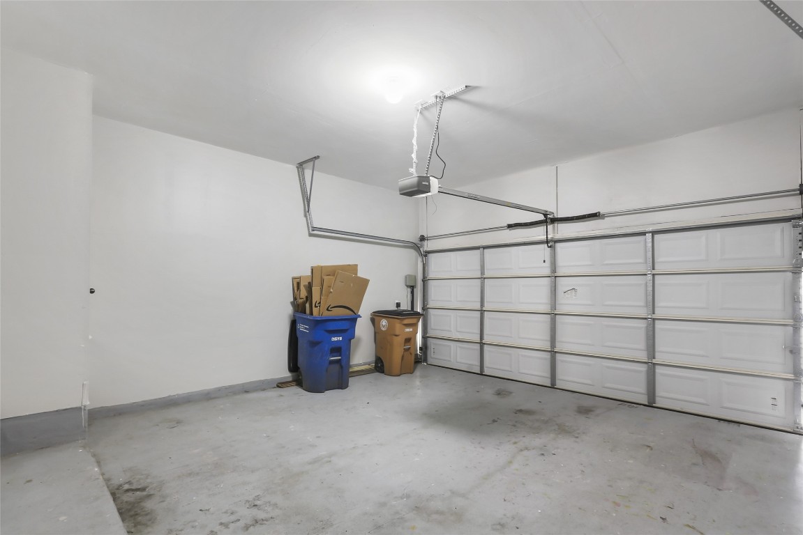 9405 Billingham Trail Austin, TX 78717 - Photo 20 of 40 a view of a garage