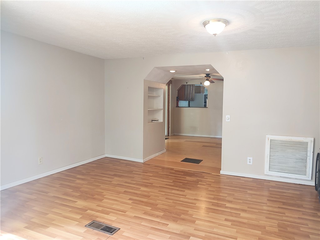 111 East Elizabeth Street Waterloo, NY 13165 - Photo 8 of 41