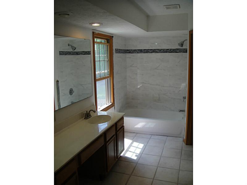 10733 Thistle Ridge Fishers, IN 46038 - Photo 11 of 18 Gallery Image 11