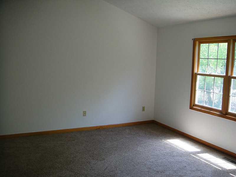 10733 Thistle Ridge Fishers, IN 46038 - Photo 10 of 18 Gallery Image 10