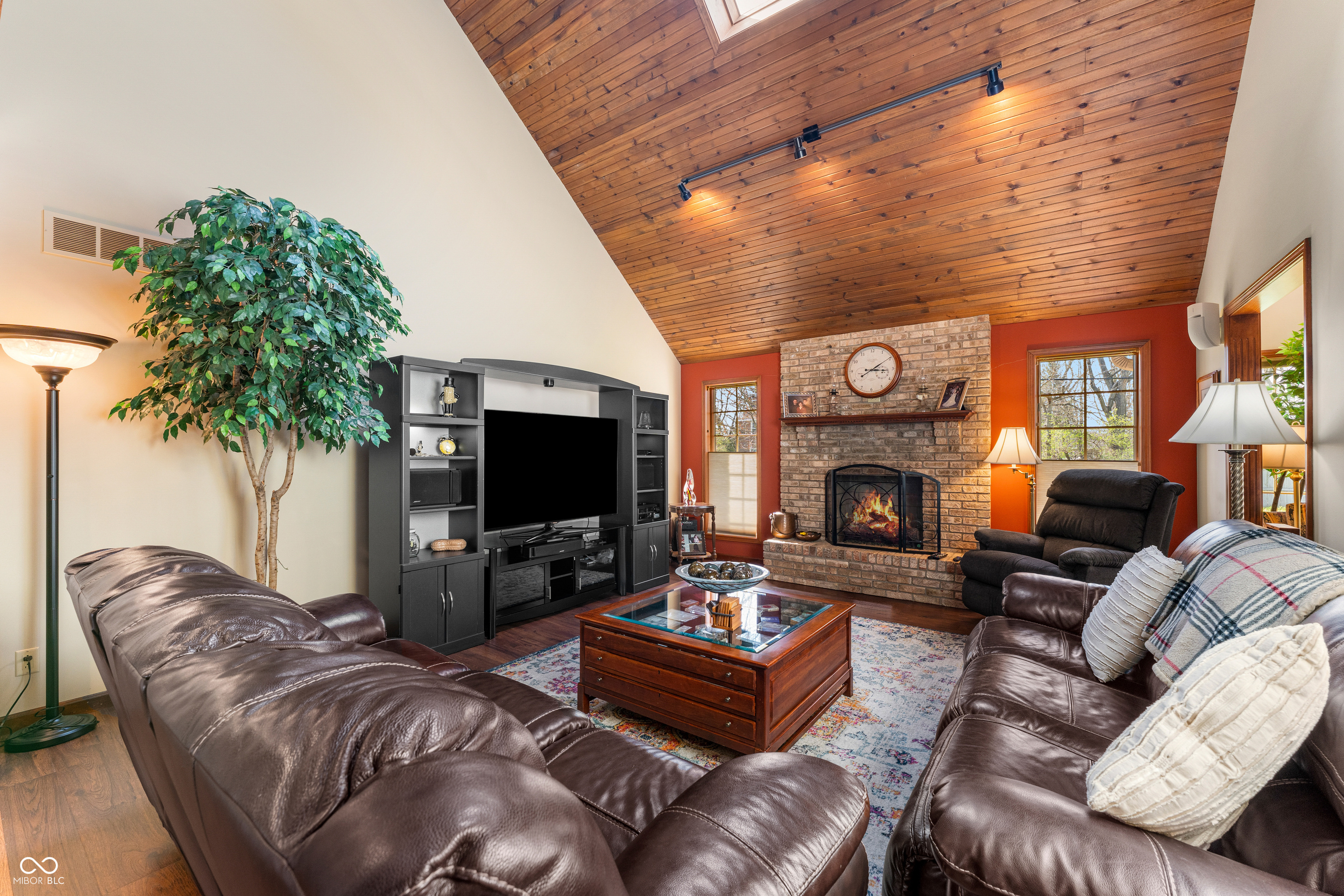 2534 Chestnut Street Columbus, IN 47201 - Photo 16 of 86