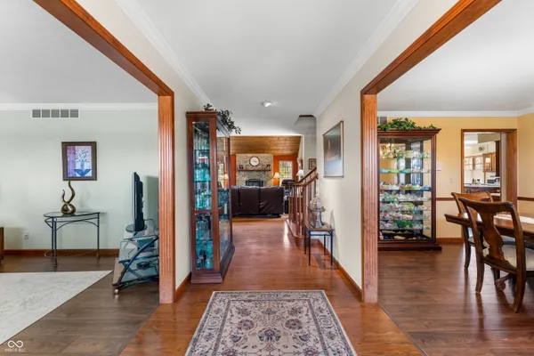 $575,000 | 2534 Chestnut Street, Columbus, IN 47201