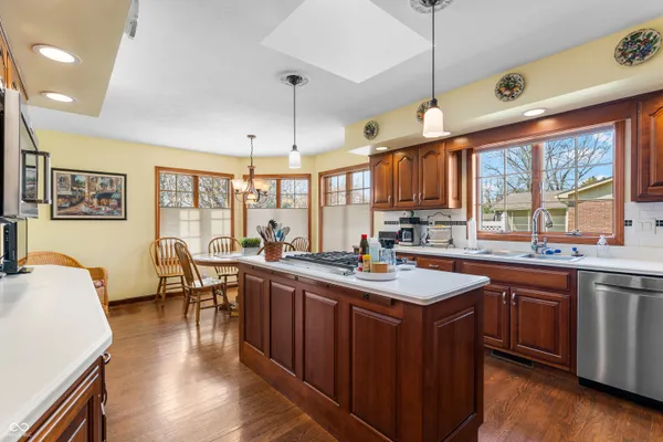 $575,000 | 2534 Chestnut Street, Columbus, IN 47201