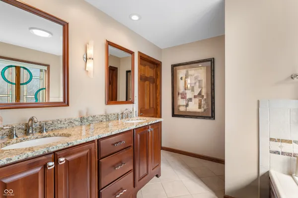 $575,000 | 2534 Chestnut Street, Columbus, IN 47201