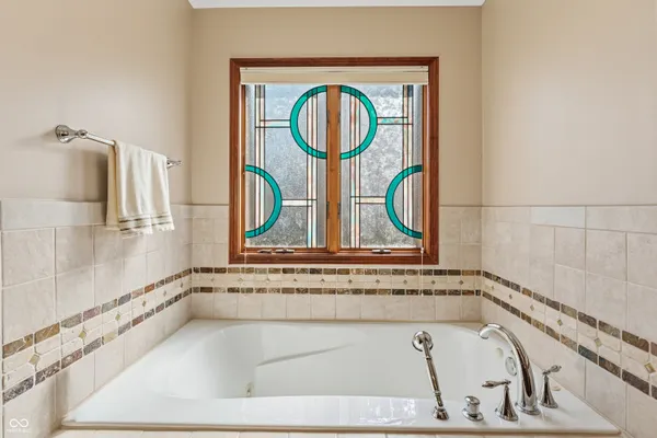 $575,000 | 2534 Chestnut Street, Columbus, IN 47201