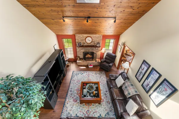 $575,000 | 2534 Chestnut Street, Columbus, IN 47201