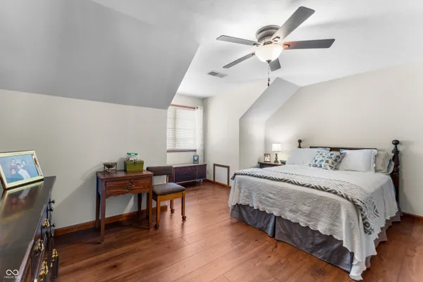 $575,000 | 2534 Chestnut Street, Columbus, IN 47201