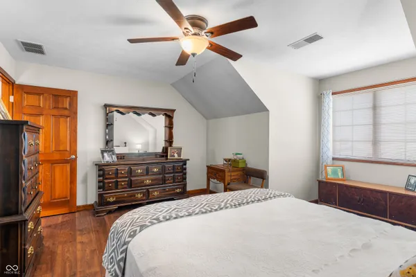 $575,000 | 2534 Chestnut Street, Columbus, IN 47201