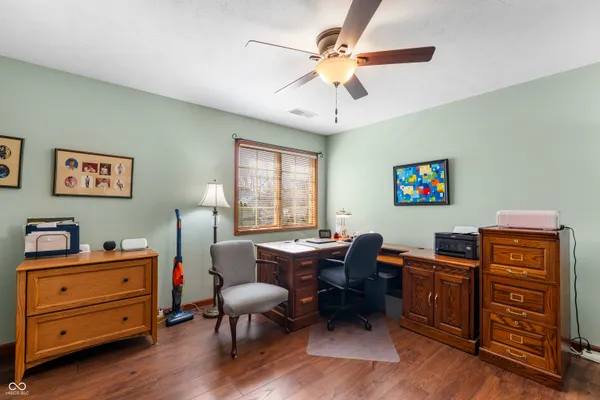 $575,000 | 2534 Chestnut Street, Columbus, IN 47201