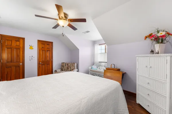 $575,000 | 2534 Chestnut Street, Columbus, IN 47201