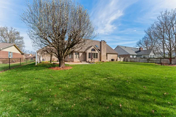 $575,000 | 2534 Chestnut Street, Columbus, IN 47201