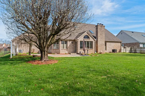 $575,000 | 2534 Chestnut Street, Columbus, IN 47201