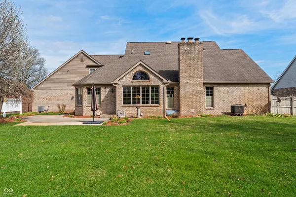 $575,000 | 2534 Chestnut Street, Columbus, IN 47201