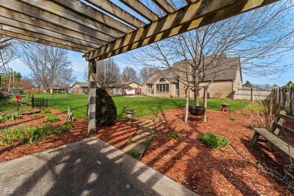 $575,000 | 2534 Chestnut Street, Columbus, IN 47201