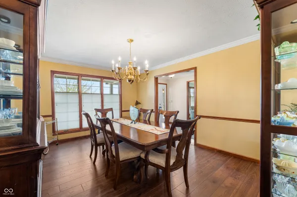 $575,000 | 2534 Chestnut Street, Columbus, IN 47201